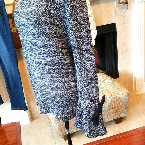 Loft Sweater Medium - Picture 3 of 7